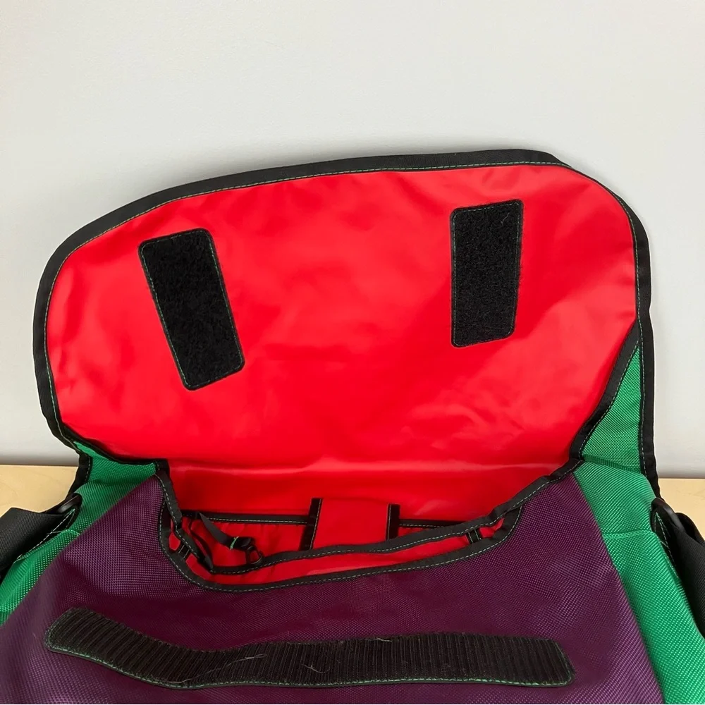 The North Face Khumbu Climbing School Laptop Messenger Bag Purple & Green